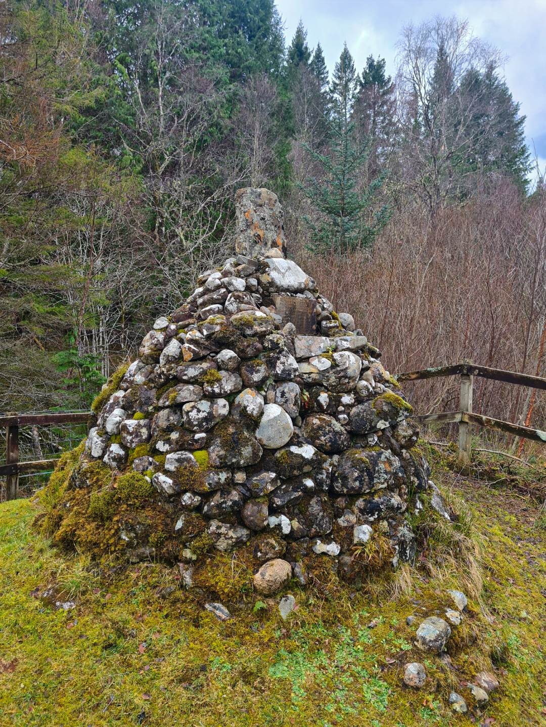 Roderick Mackenzie cairn