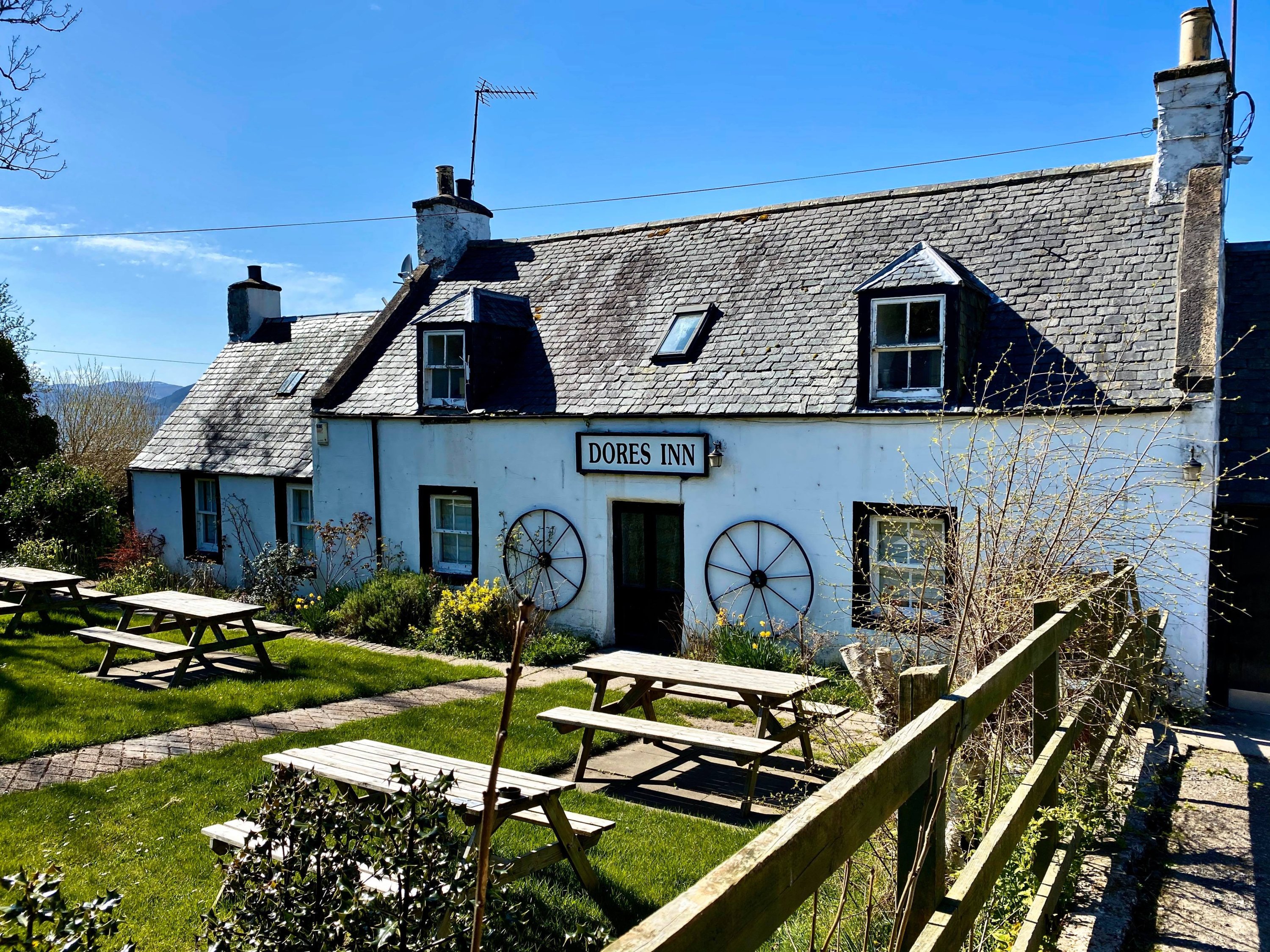 doress inn on a sunny day