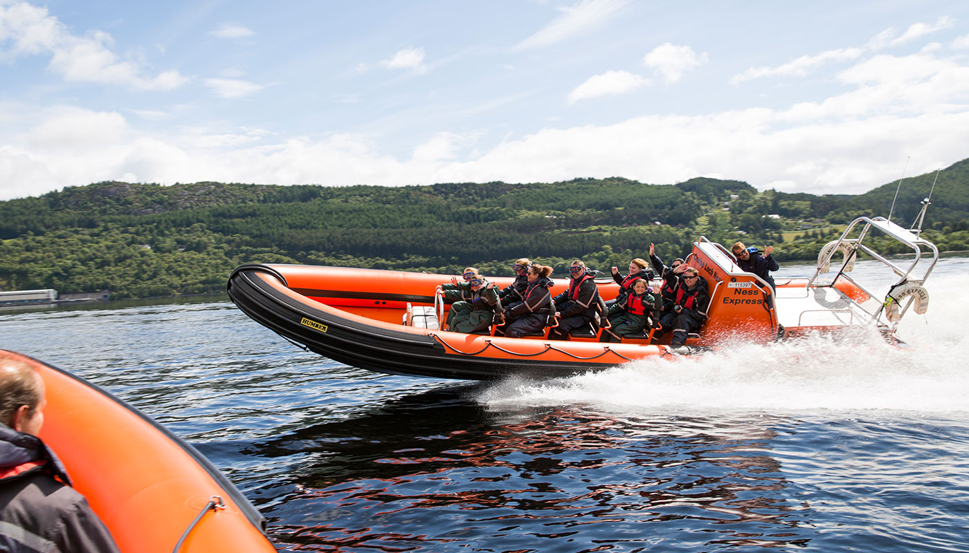 Cruise Loch Ness